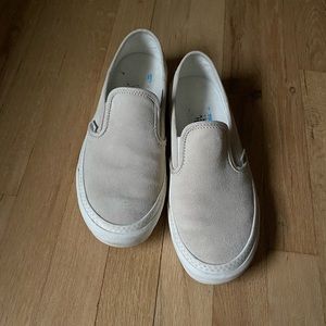 Vans ultracush suede like new Sz 8 womens